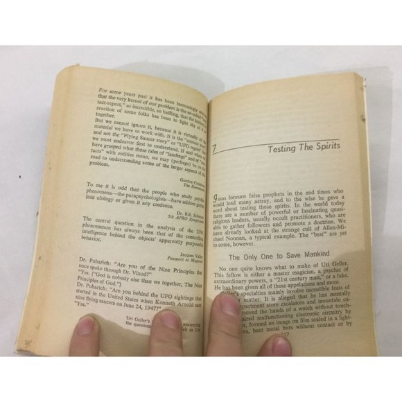 UFOs: What on Earth is Happening? The Coming Invasion by John Weldon/Zola Levitt - Picture 5 of 6